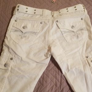 Buckle rock revival Capri pants